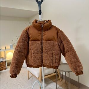 Women’s | Abercrombie & Fitch Ultra Sherpa Cropped Puffer Jacket Brown | Medium